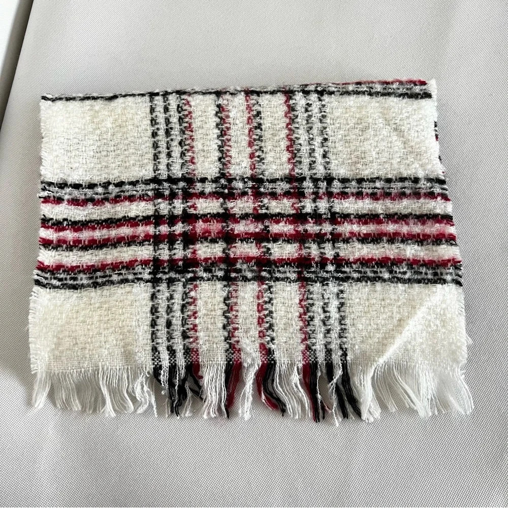 Chico's Scarf Red Cream Black Plaid Acrylic Metallic Oblong Comfy Soft - Picture 5 of 5